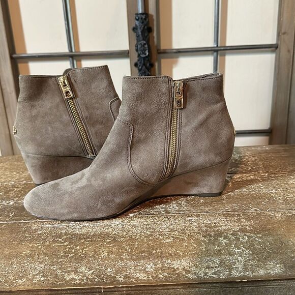 Coach booties, gray color, golden zipper size 8 1/2 - Picture 5 of 13